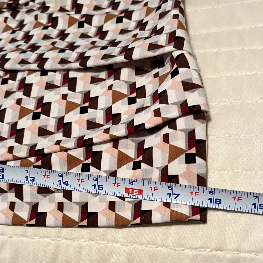 White House Black Market Multicolor Geometric Diamond Neck Top Ladies Size M - Picture 16 of 16